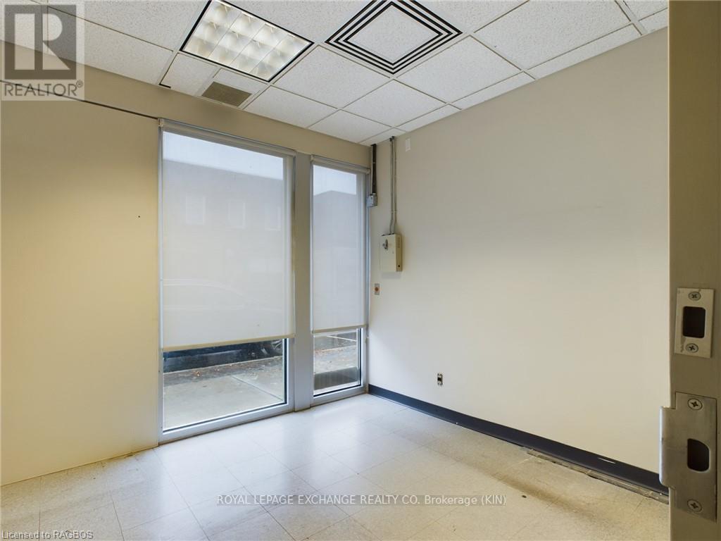 797 Queen Street, Kincardine, Ontario  N2Z 2Y2 - Photo 4 - X11887325