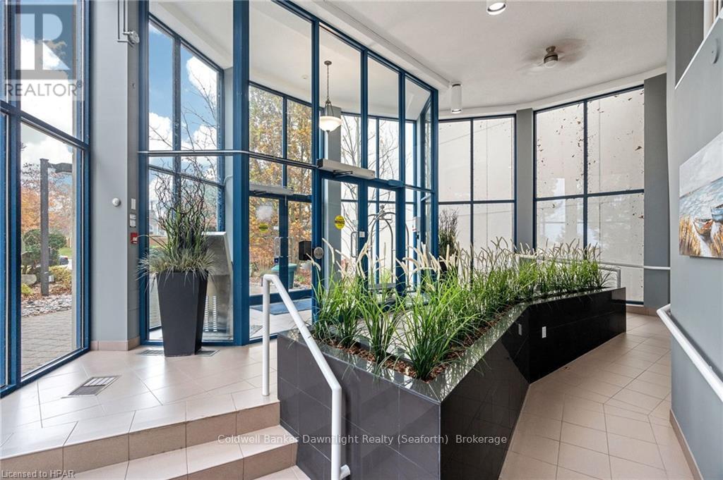 202 - 9 Pine Street, Lambton Shores, Ontario  N0M 1T0 - Photo 6 - X11887334