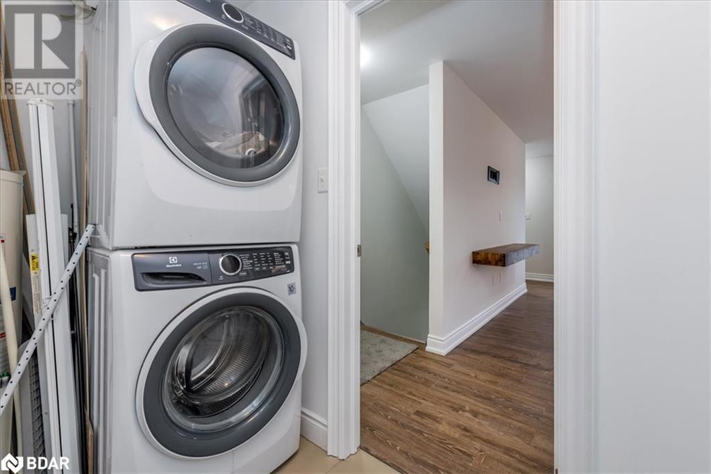 35 Madelaine Drive Unit# 4, Barrie, Ontario  L9J 0G8 - Photo 2 - 40684348