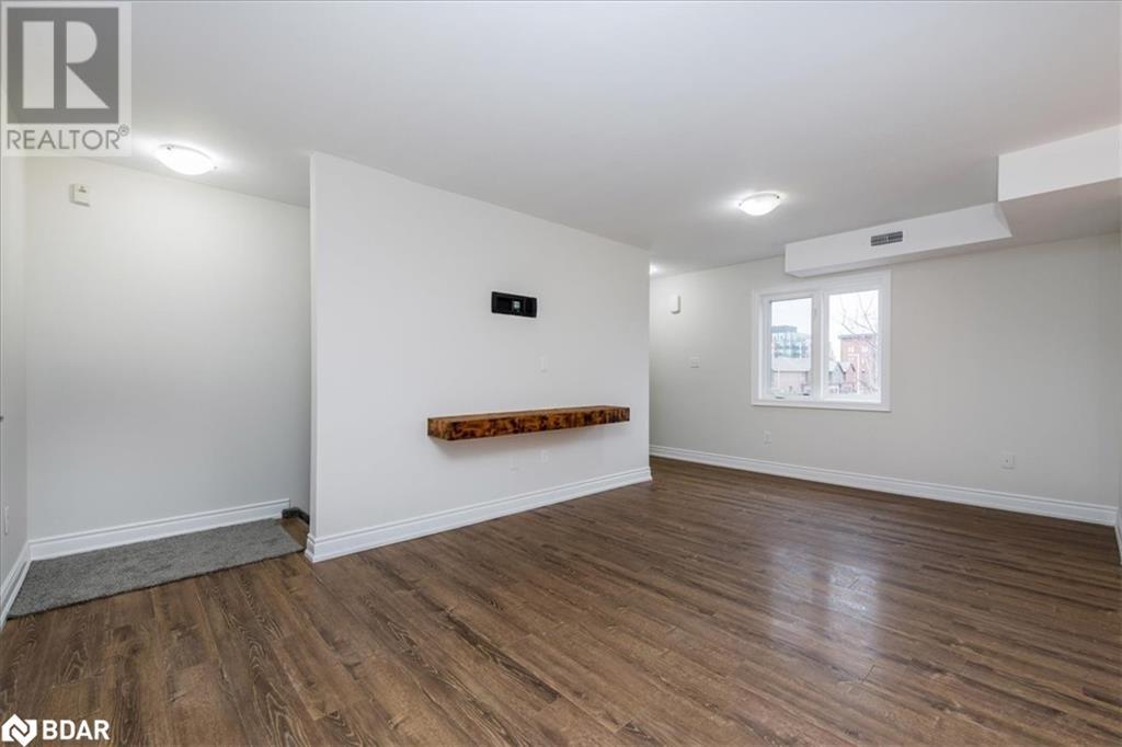 35 Madelaine Drive Unit# 4, Barrie, Ontario  L9J 0G8 - Photo 3 - 40684348