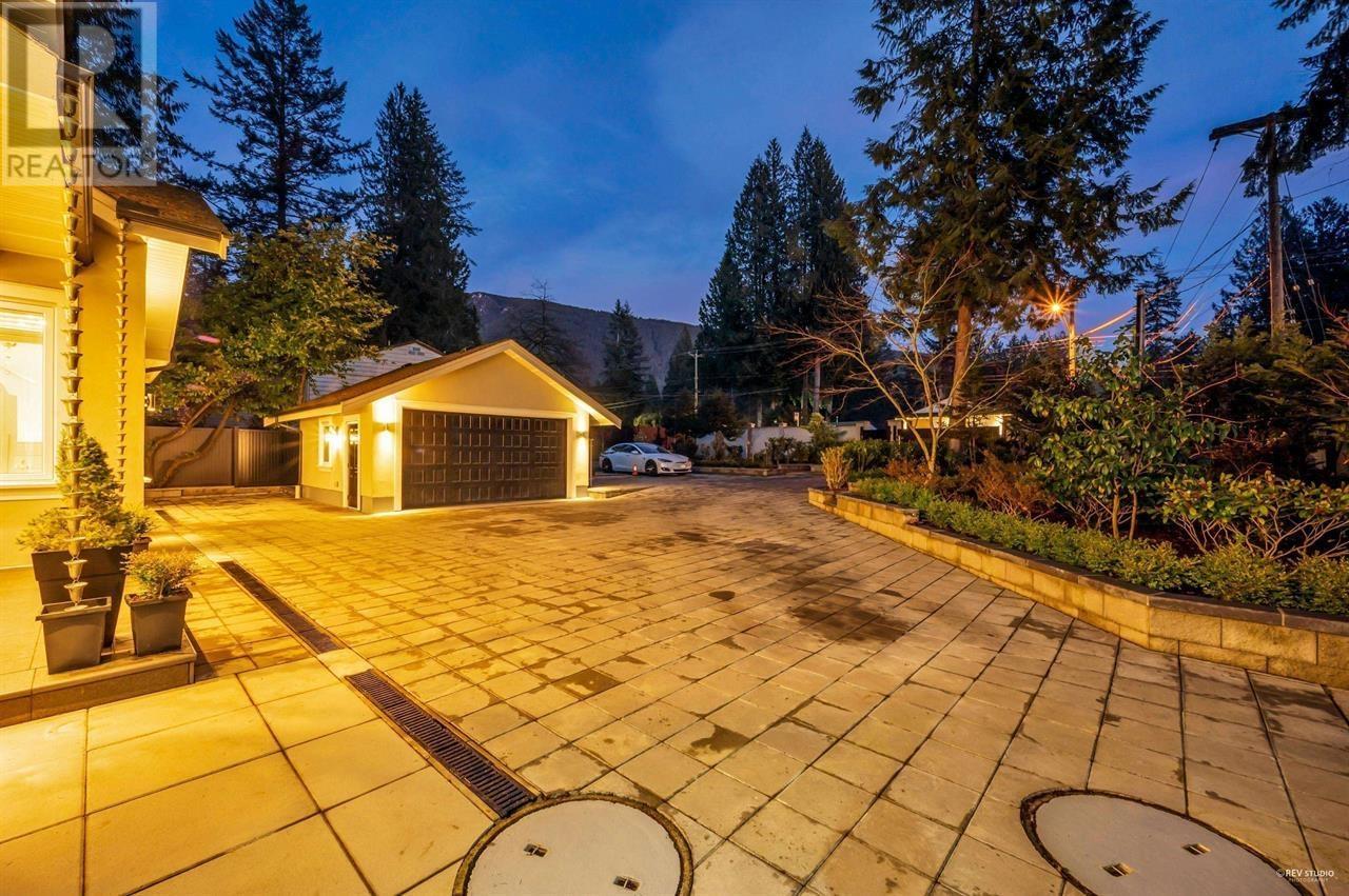 4511 Capilano Road, North Vancouver, British Columbia  V7R 4K2 - Photo 27 - R2949686