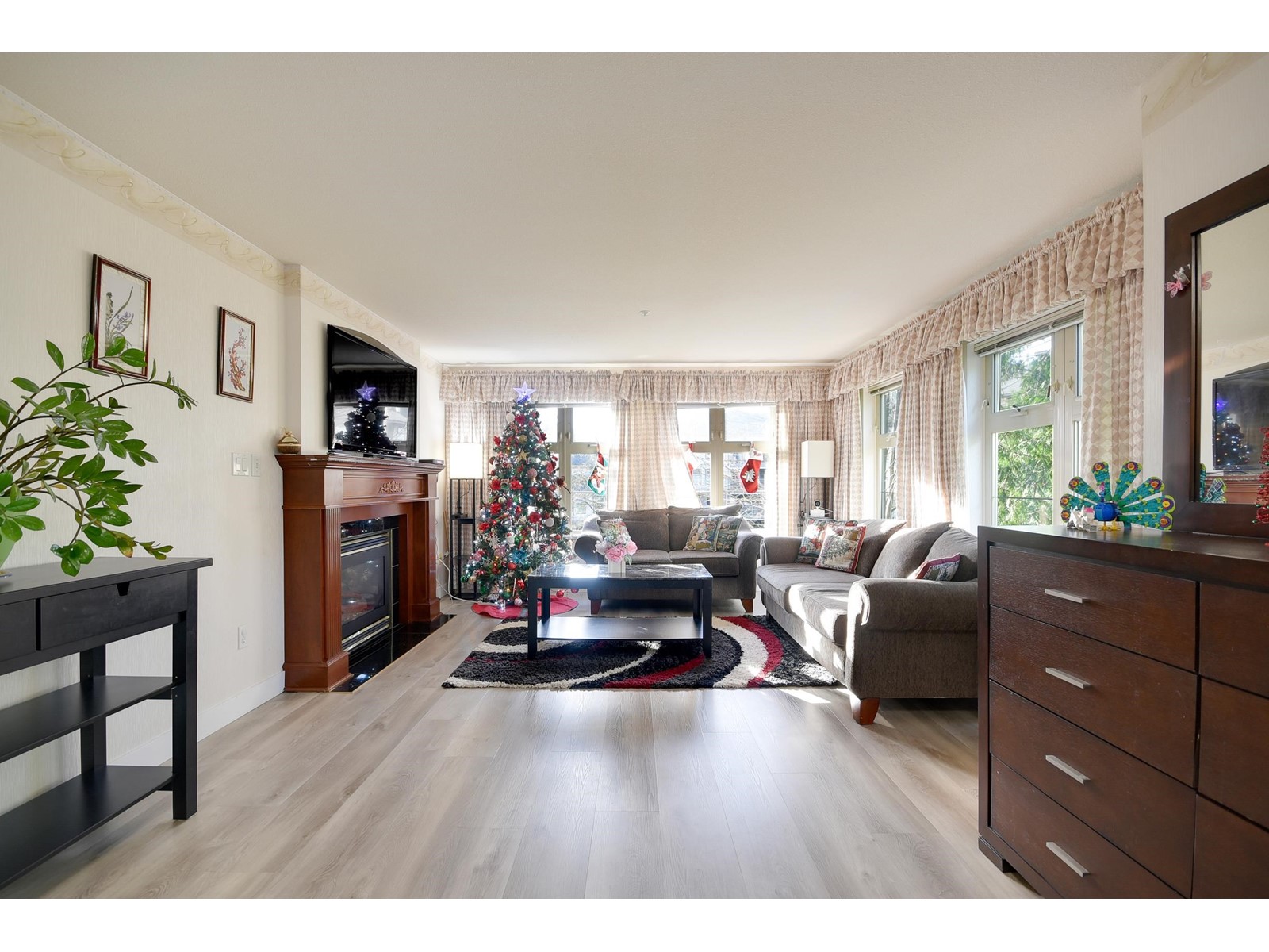 303 15210 Guildford Drive, Surrey, British Columbia  V3R 0X7 - Photo 11 - R2948669