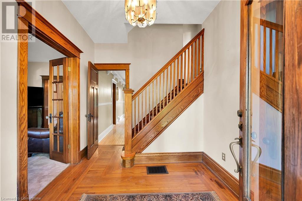 2114 Caroline Street, Burlington, Ontario  L7R 1L8 - Photo 15 - 40657698