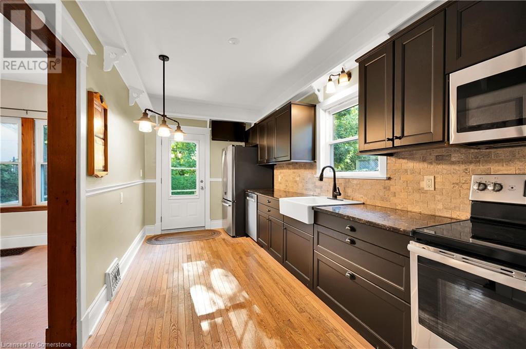 2114 Caroline Street, Burlington, Ontario  L7R 1L8 - Photo 23 - 40657698