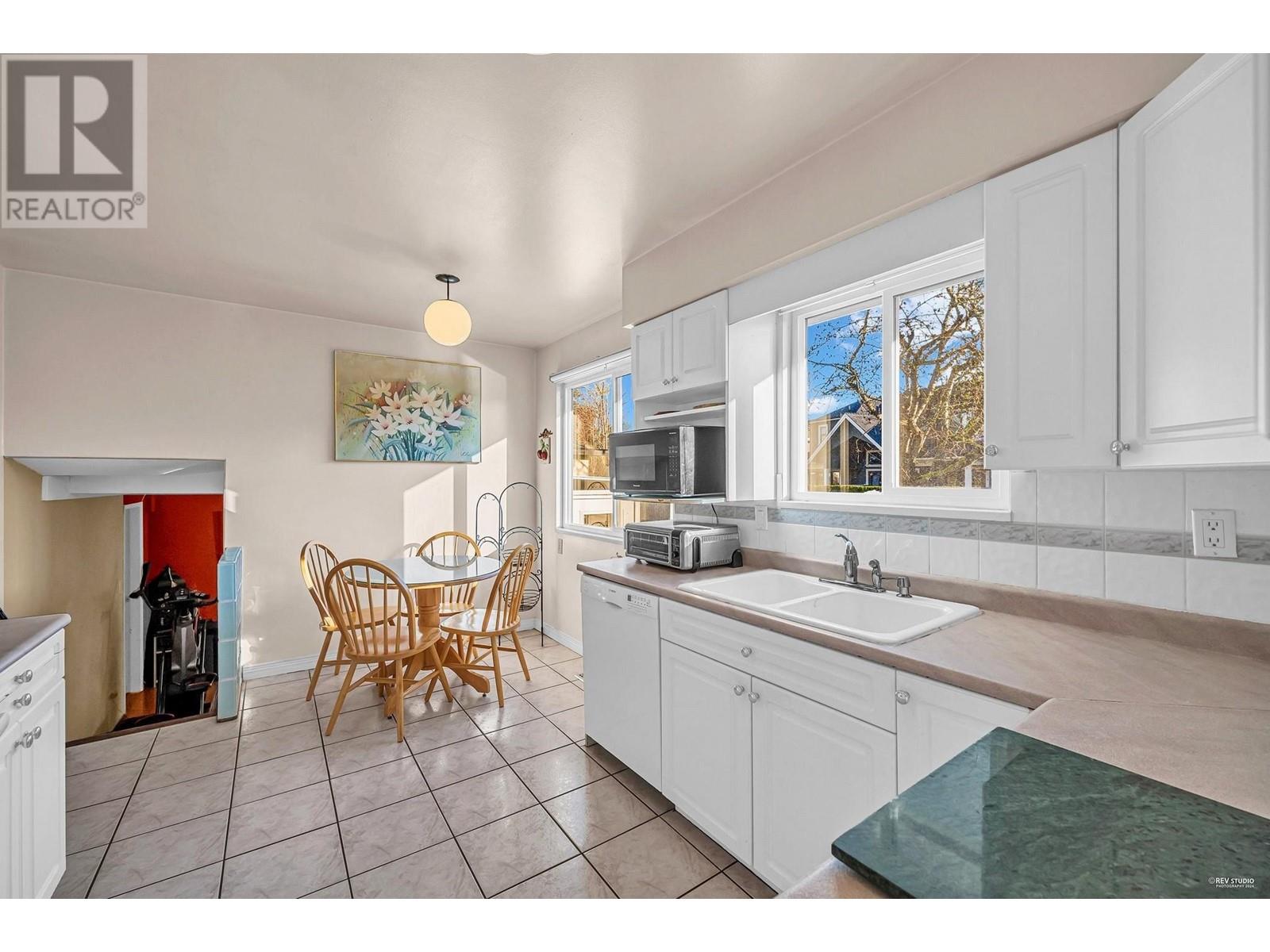 Listing Picture 7 of 7 : 10740 MORTFIELD ROAD, Richmond / 烈治文 - 魯藝地產 Yvonne Lu Group - MLS Medallion Club Member