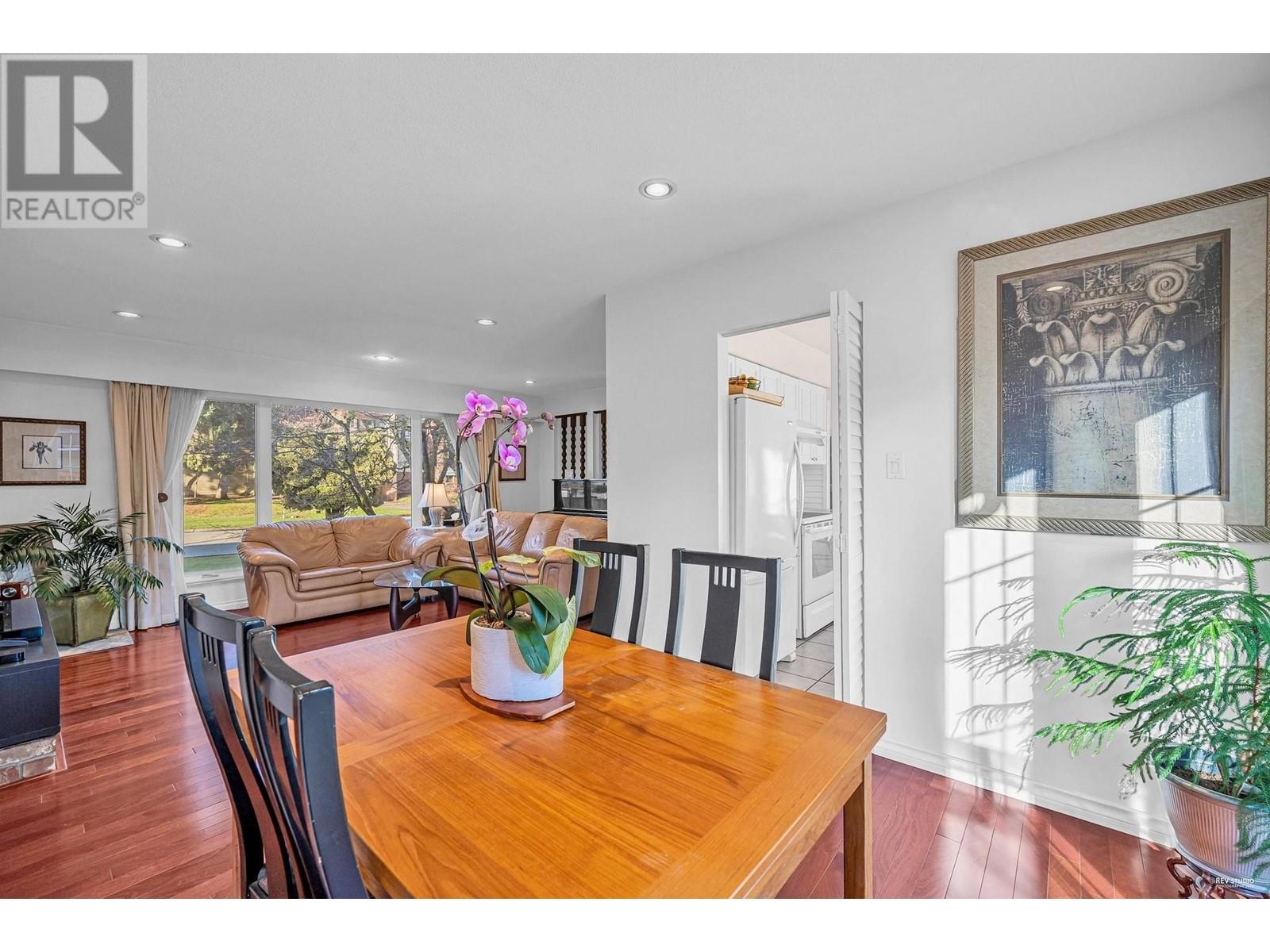 Listing Picture 4 of 7 : 10740 MORTFIELD ROAD, Richmond / 烈治文 - 魯藝地產 Yvonne Lu Group - MLS Medallion Club Member