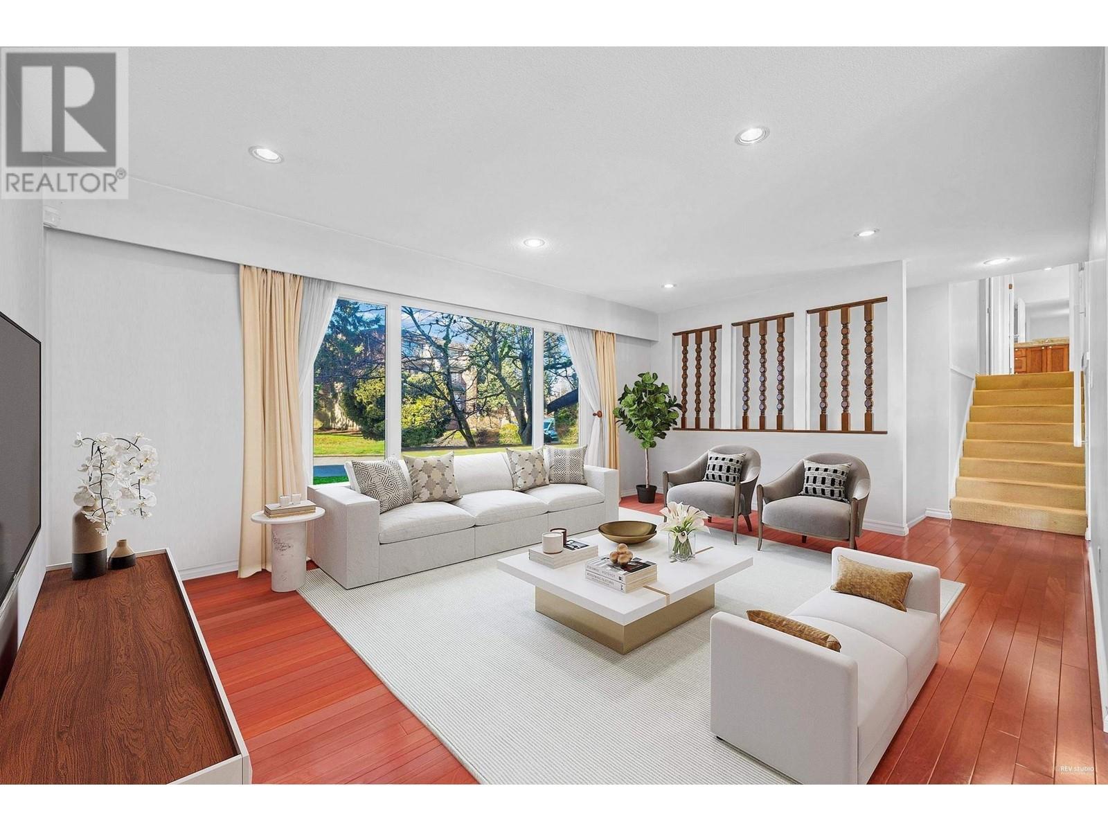 Listing Picture 3 of 7 : 10740 MORTFIELD ROAD, Richmond / 烈治文 - 魯藝地產 Yvonne Lu Group - MLS Medallion Club Member
