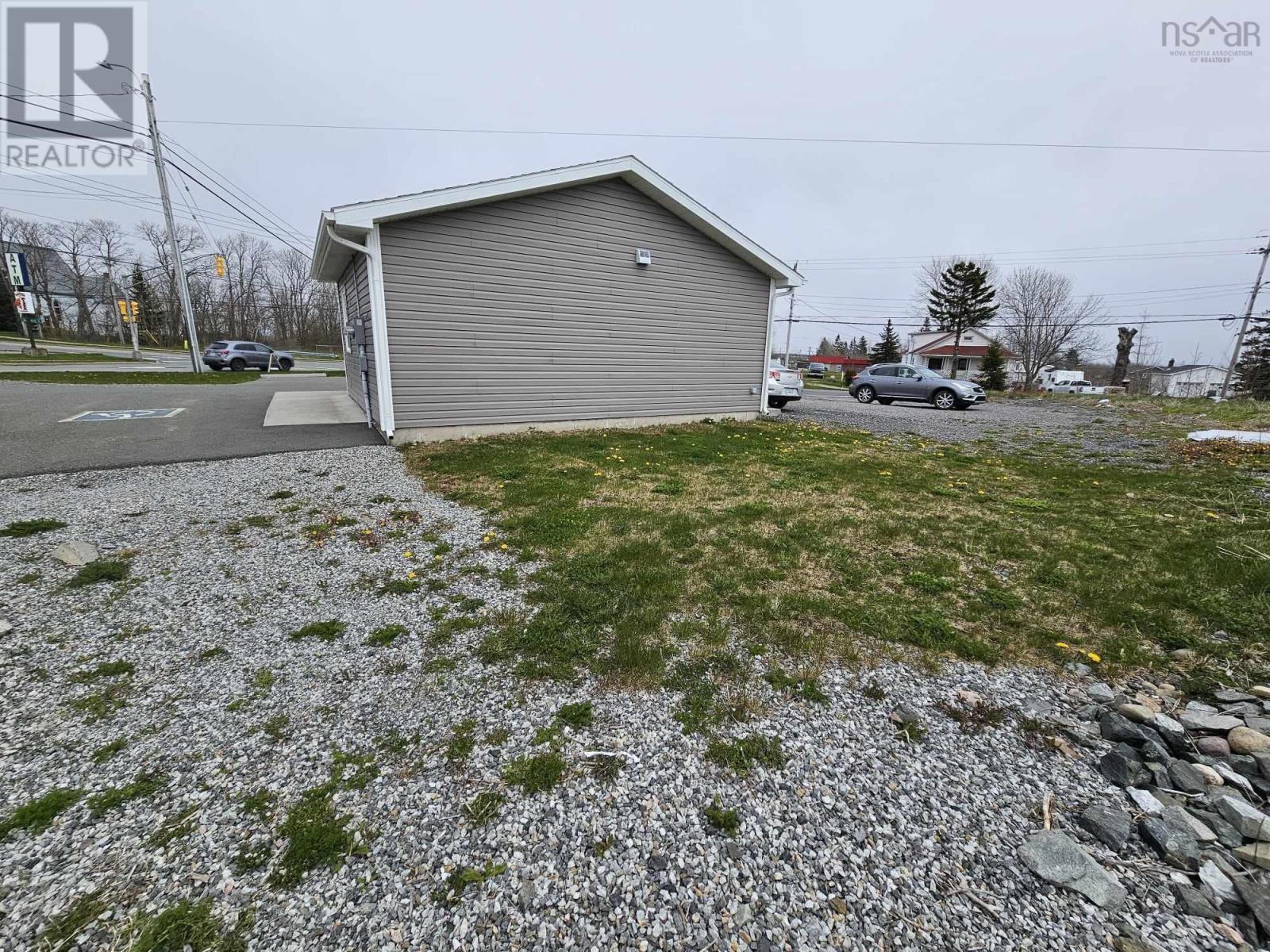 2252 Sydney Road, Reserve Mines, Nova Scotia  B1E 1K1 - Photo 10 - 202428071