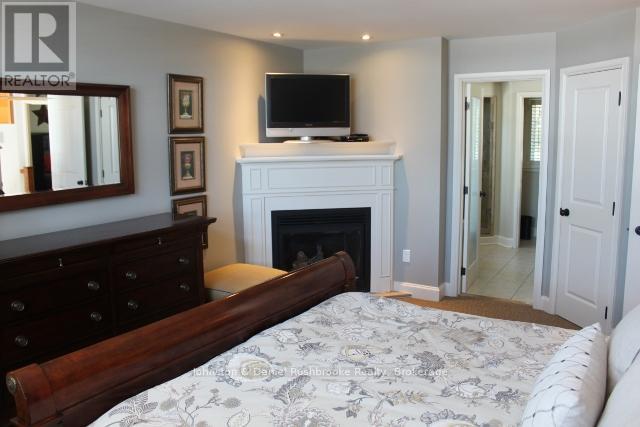 C4 W9 - 3876 Muskoka Road 118 W, Muskoka Lakes, Ontario  P0B 1J0 - Photo 4 - X11887504