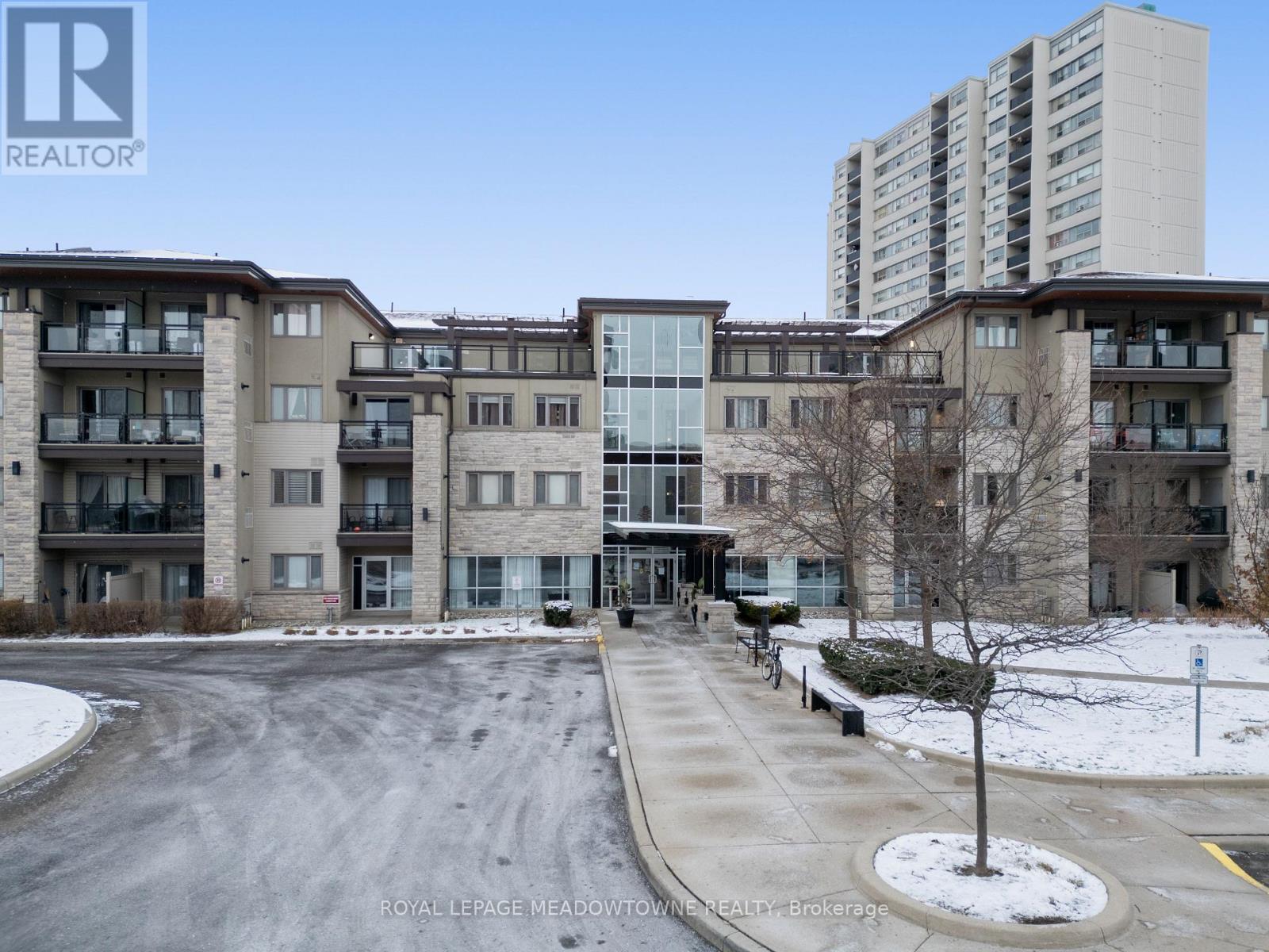 125 - 570 Lolita Gardens, Mississauga, Ontario  L5A 0A1 - Photo 2 - W11886381