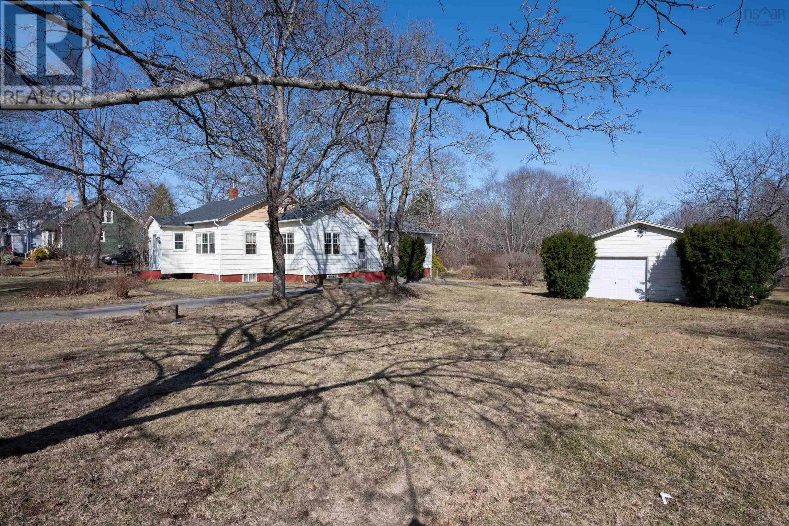 122 Maple Avenue, Berwick, Nova Scotia  B0P 1E0 - Photo 2 - 202427936