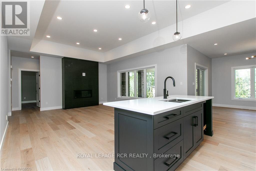 135 Louise Creek Crescent, West Grey, Ontario  N0G 1S0 - Photo 10 - X10846725