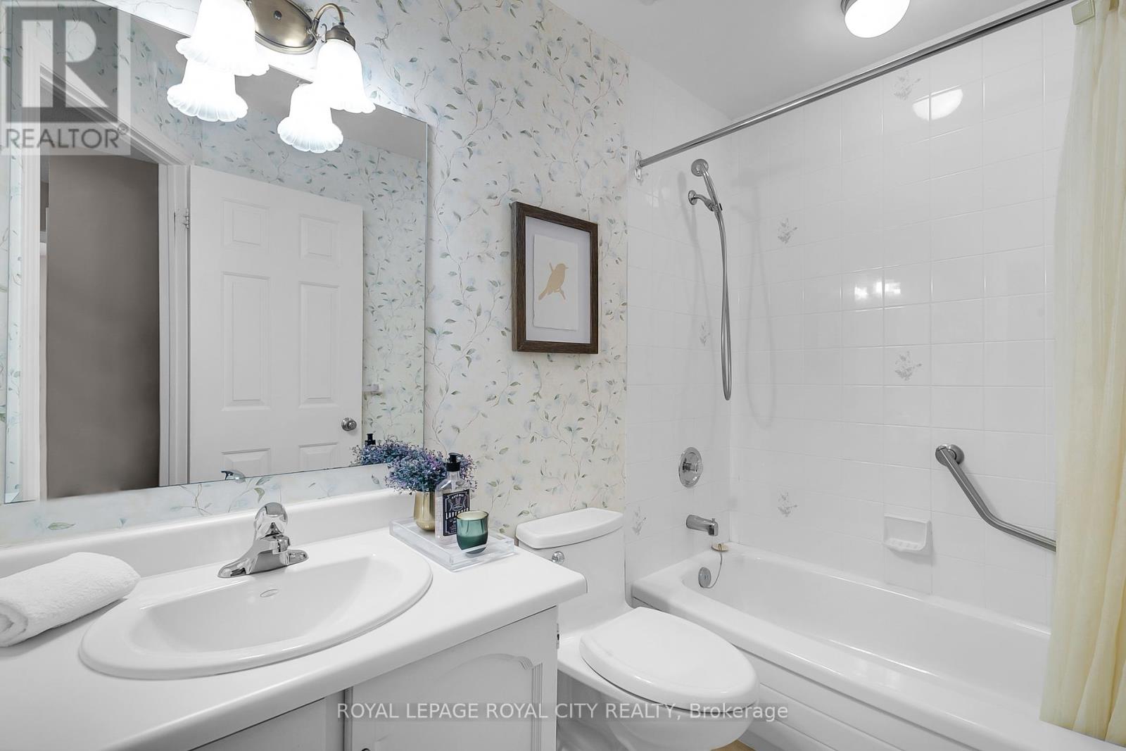 1 - 96 Woodlawn Road E, Guelph, Ontario  N1E 1B7 - Photo 17 - X11887582