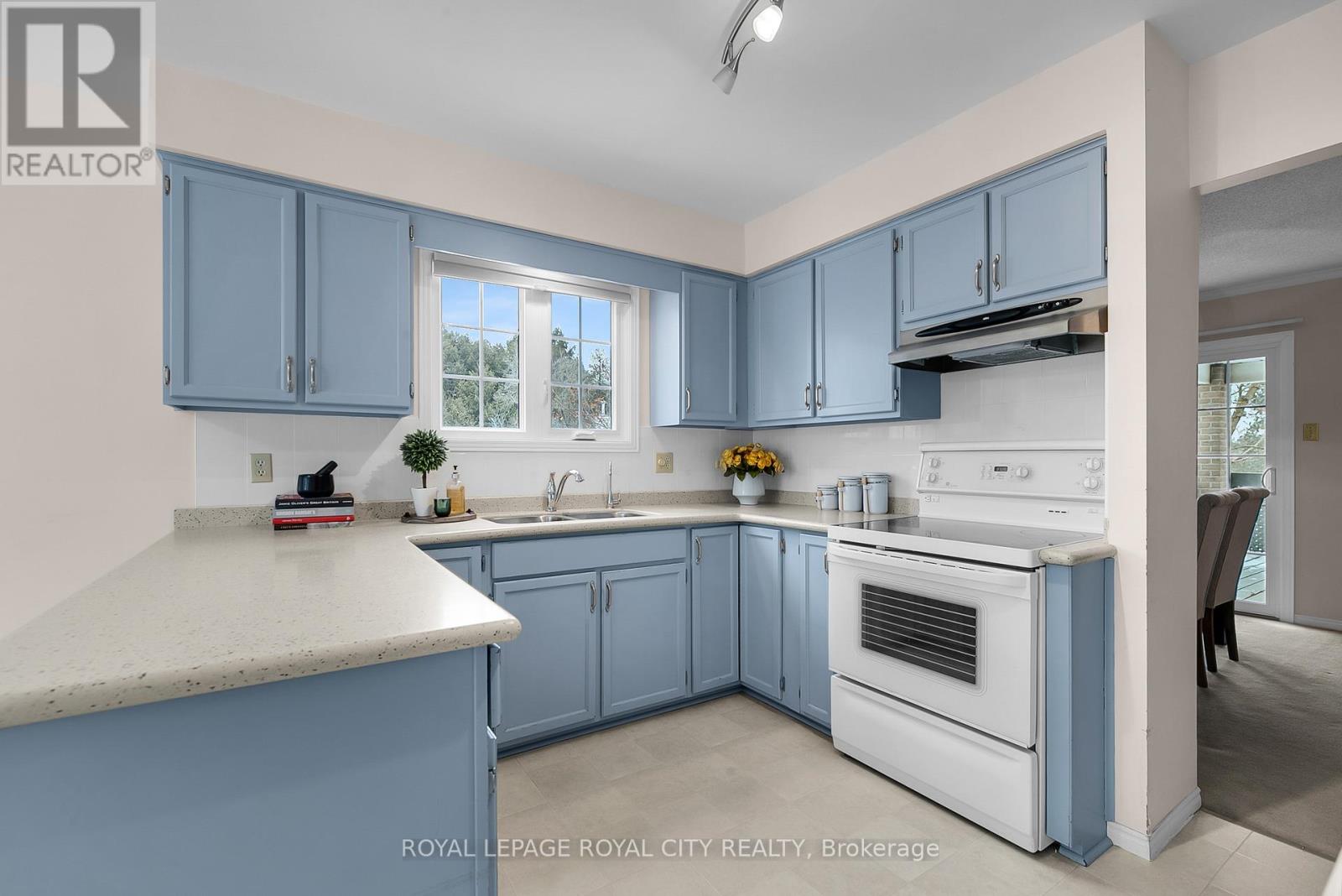 1 - 96 Woodlawn Road E, Guelph, Ontario  N1E 1B7 - Photo 5 - X11887582