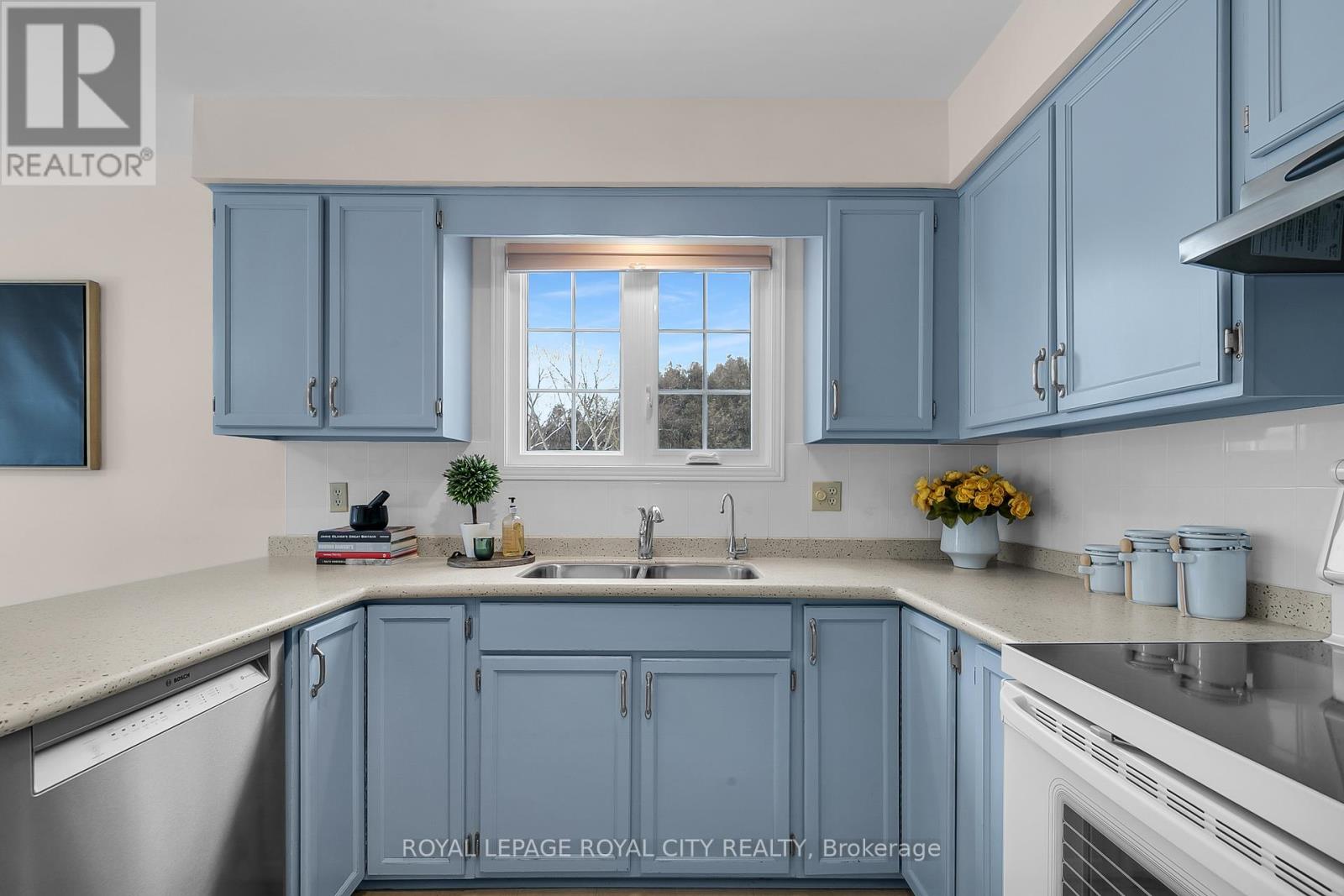 1 - 96 Woodlawn Road E, Guelph, Ontario  N1E 1B7 - Photo 7 - X11887582