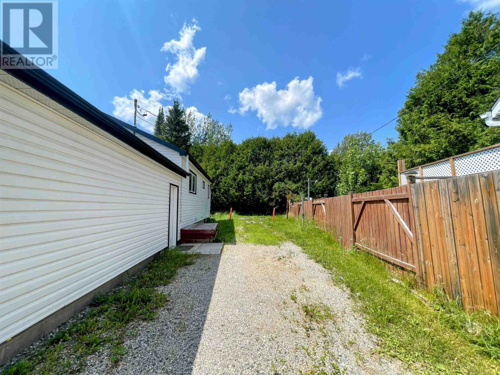 2 Adjala Ave, Manitouwadge, Ontario  P0T 2C0 - Photo 20 - TB242162