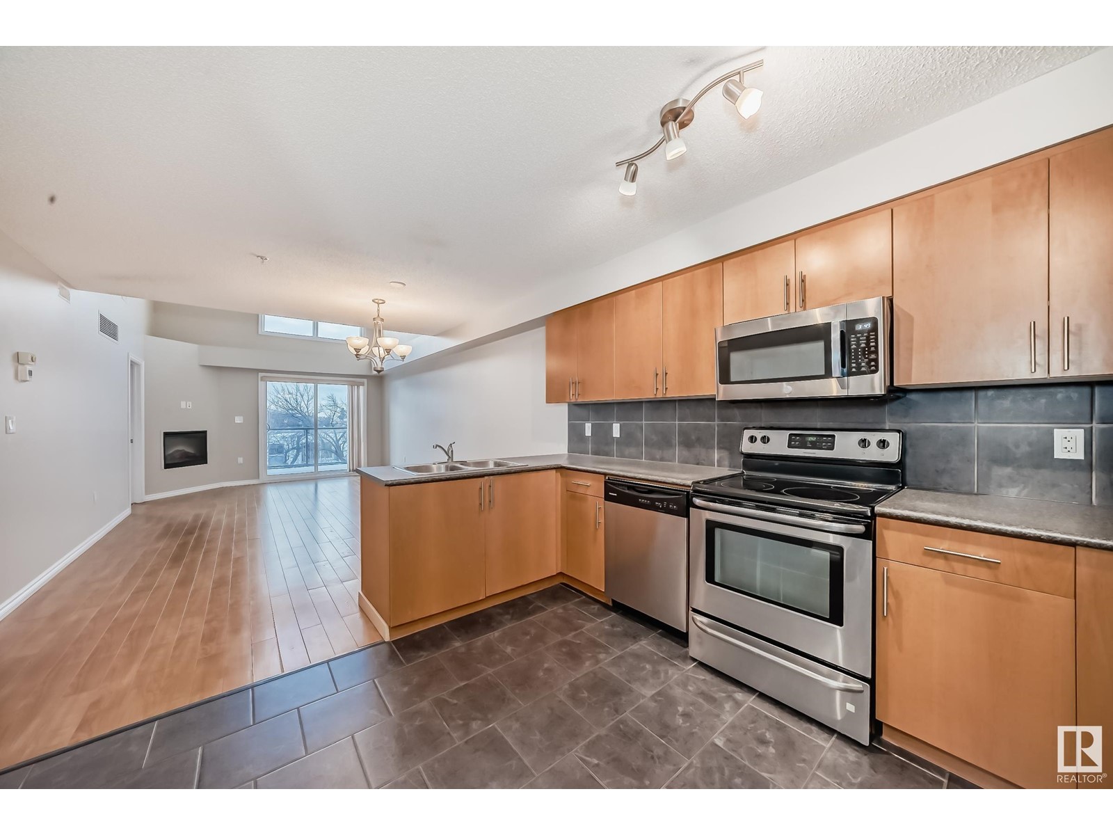 #405 10118 106 Av Nw, Edmonton, Alberta  T5H 0B8 - Photo 7 - E4415680