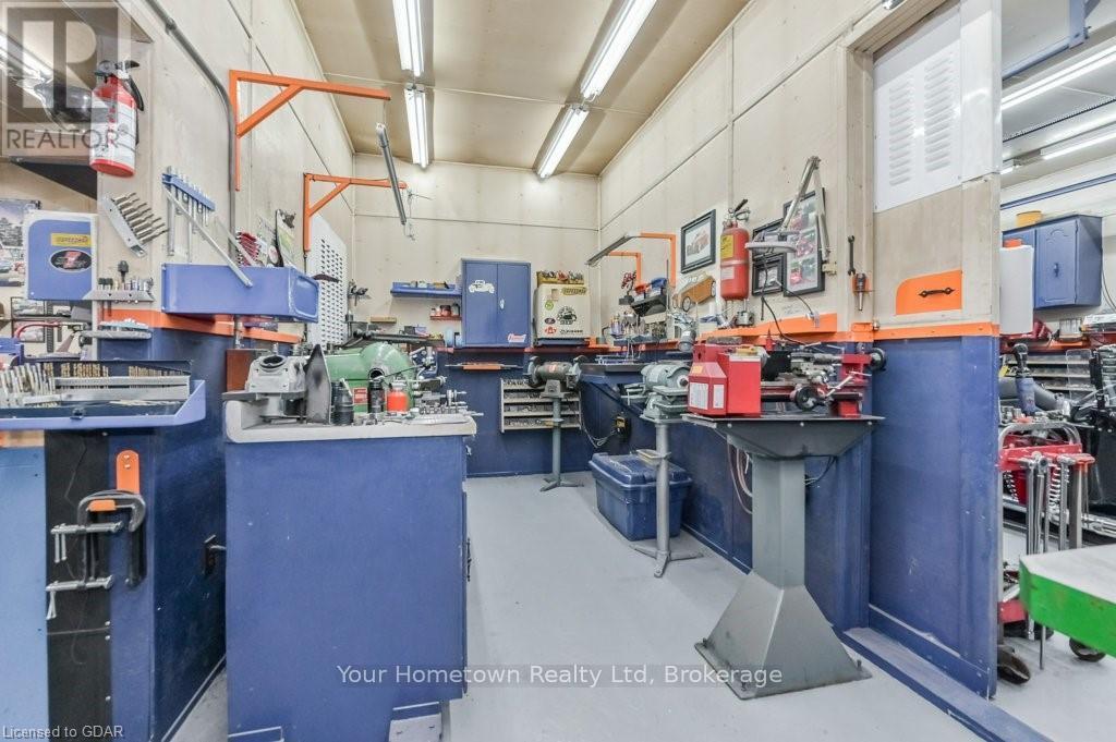 599 N Anderson Road, Centre Wellington (Fergus), Ontario  N1M 1Z6 - Photo 34 - X11887300