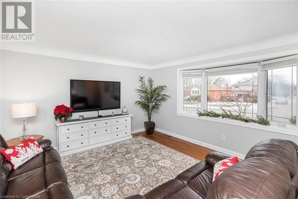 16 Fernwood Crescent, Hamilton, Ontario  L8T 3L1 - Photo 10 - 40683738