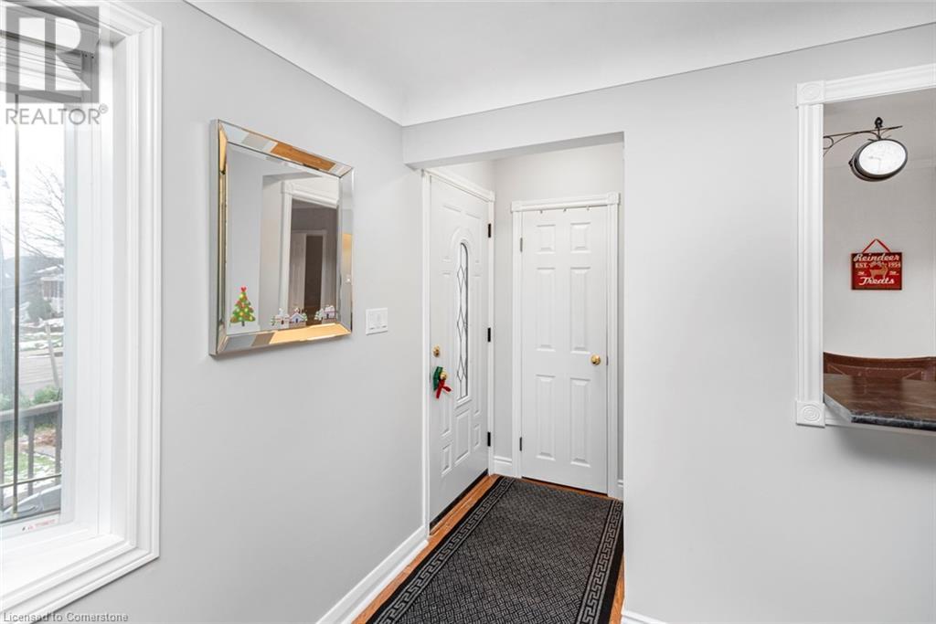 16 Fernwood Crescent, Hamilton, Ontario  L8T 3L1 - Photo 5 - 40683738