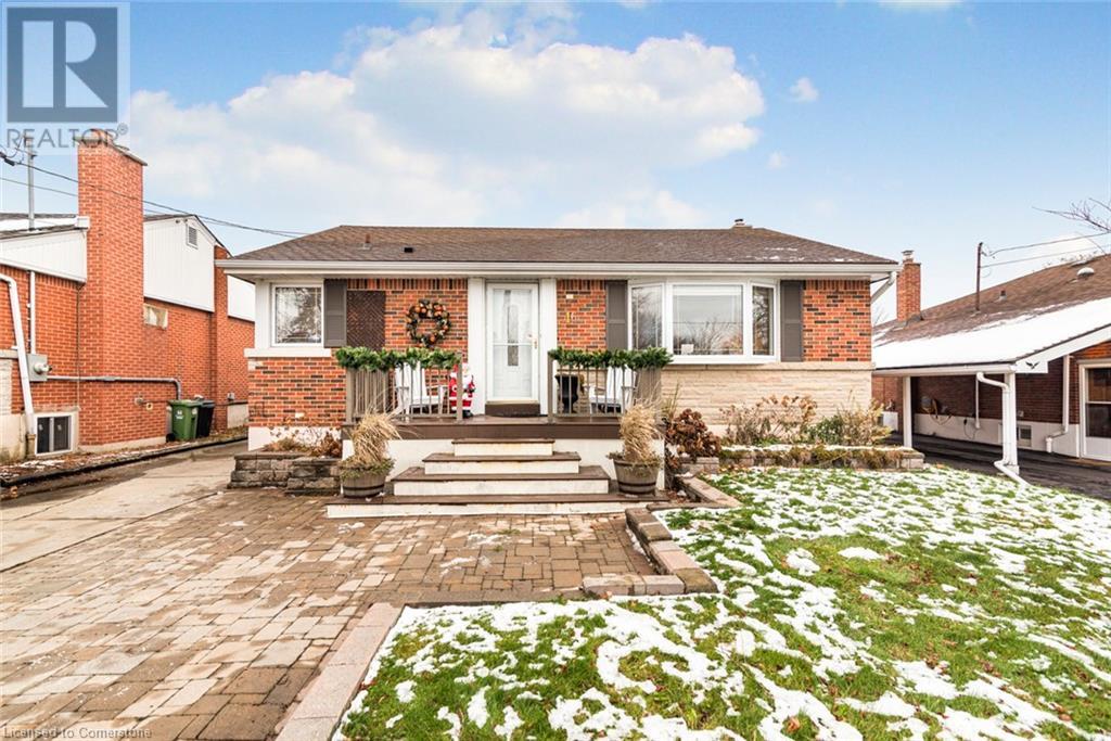 16 FERNWOOD Crescent, Hamilton, Ontario