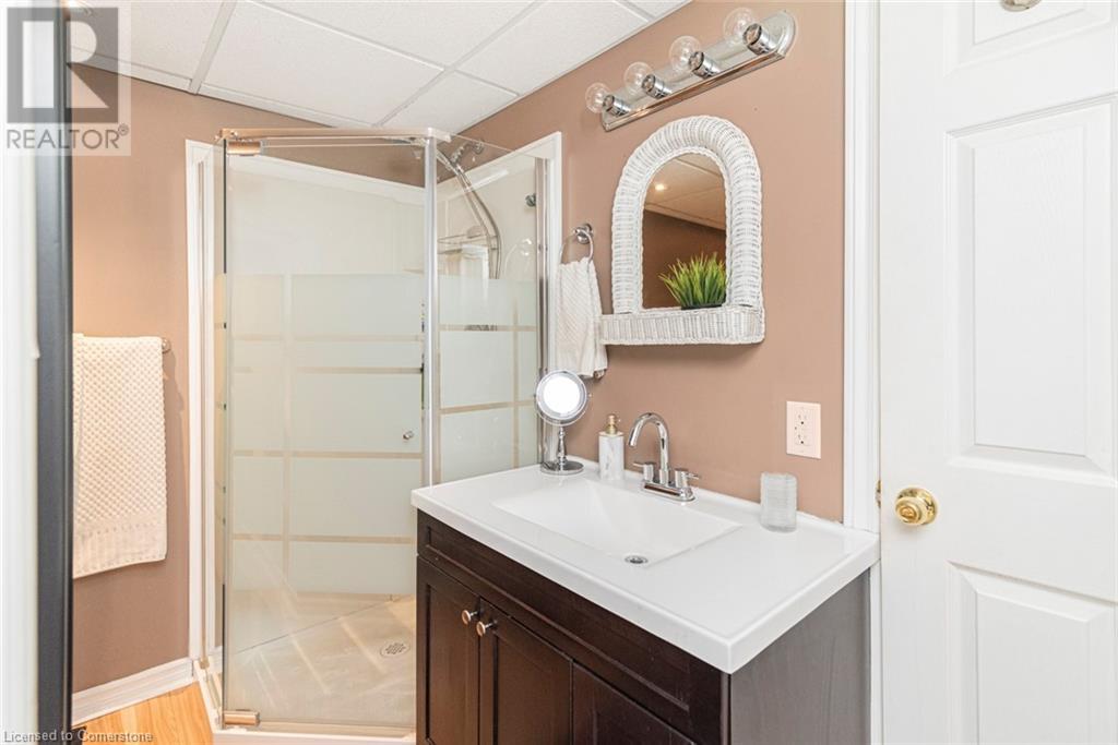 16 Fernwood Crescent, Hamilton, Ontario  L8T 3L1 - Photo 37 - 40683738