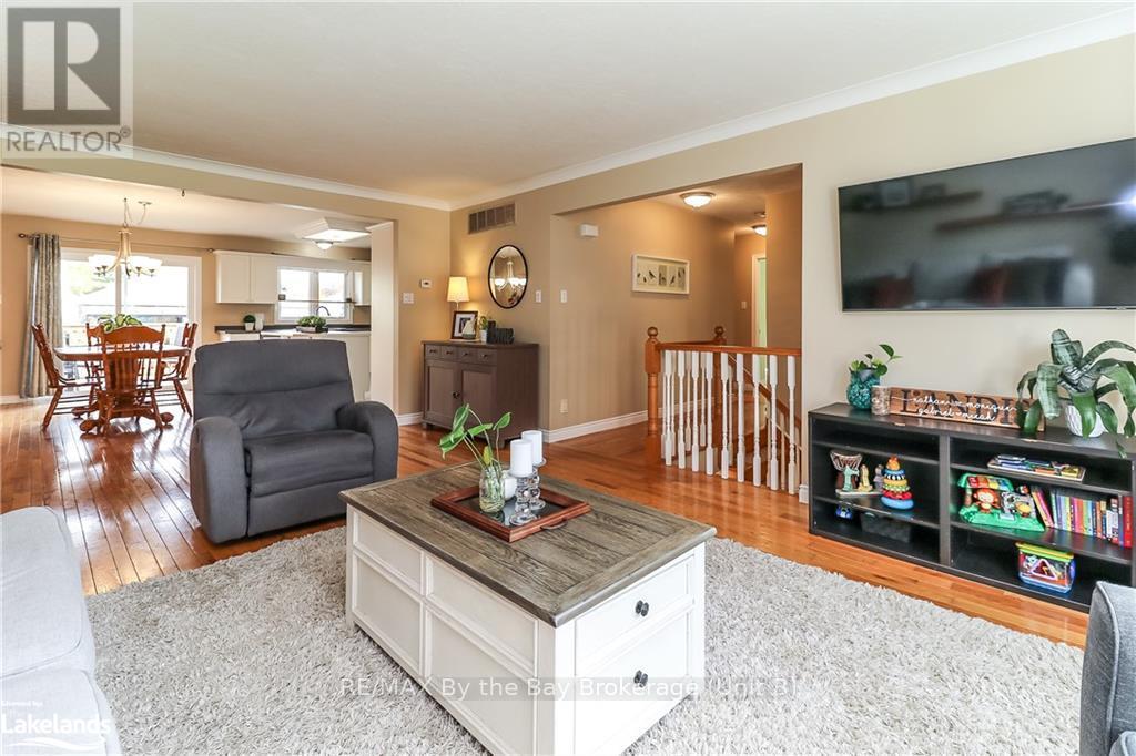 13 Riverdale Drive, Wasaga Beach, Ontario  L9Z 1E9 - Photo 7 - S10440452