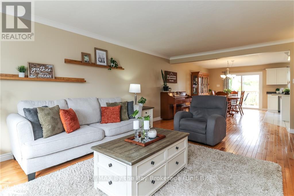 13 Riverdale Drive, Wasaga Beach, Ontario  L9Z 1E9 - Photo 9 - S10440452