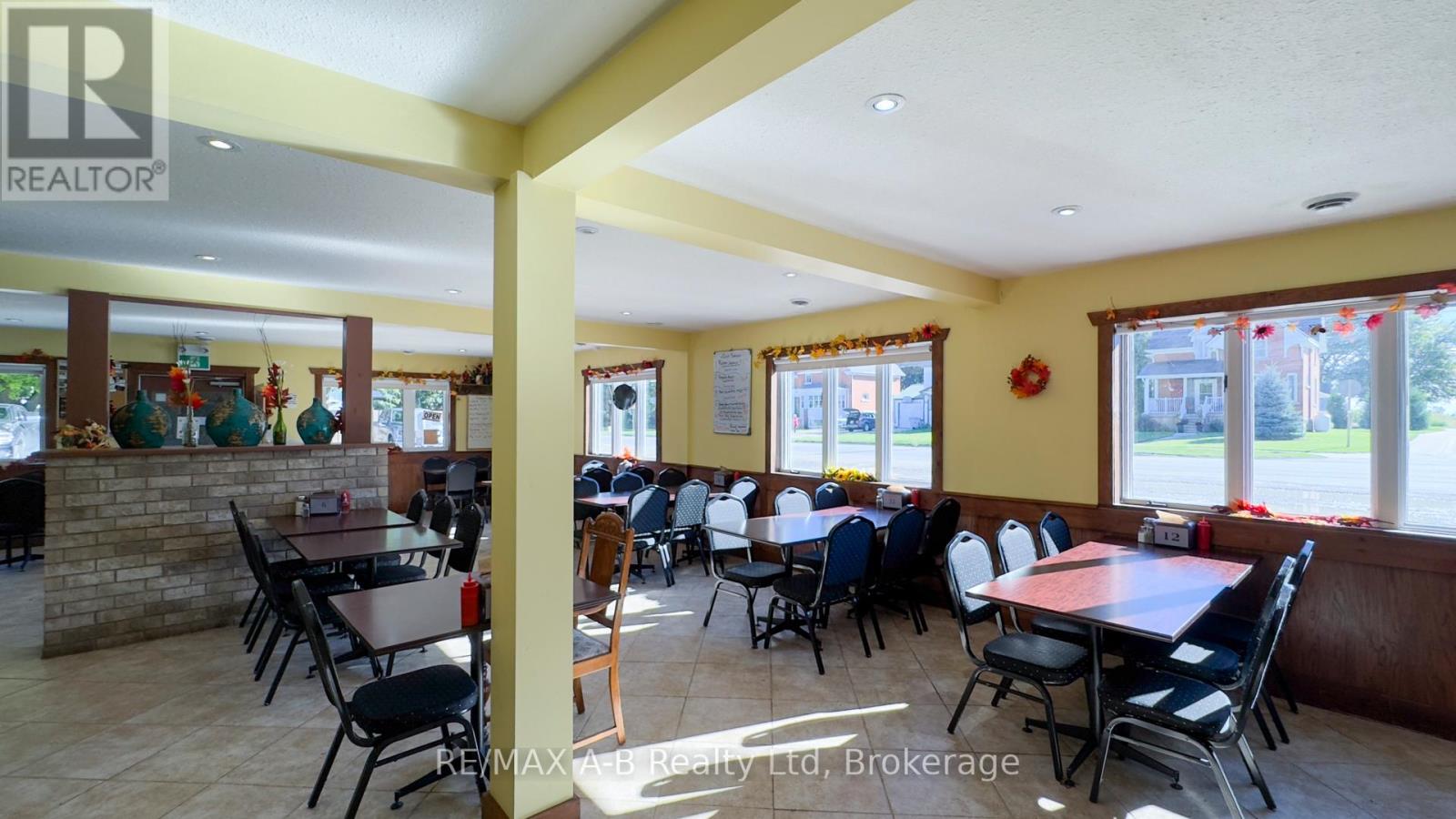 82 Maddison Street W, North Perth, Ontario  N0K 1P0 - Photo 10 - X11886067