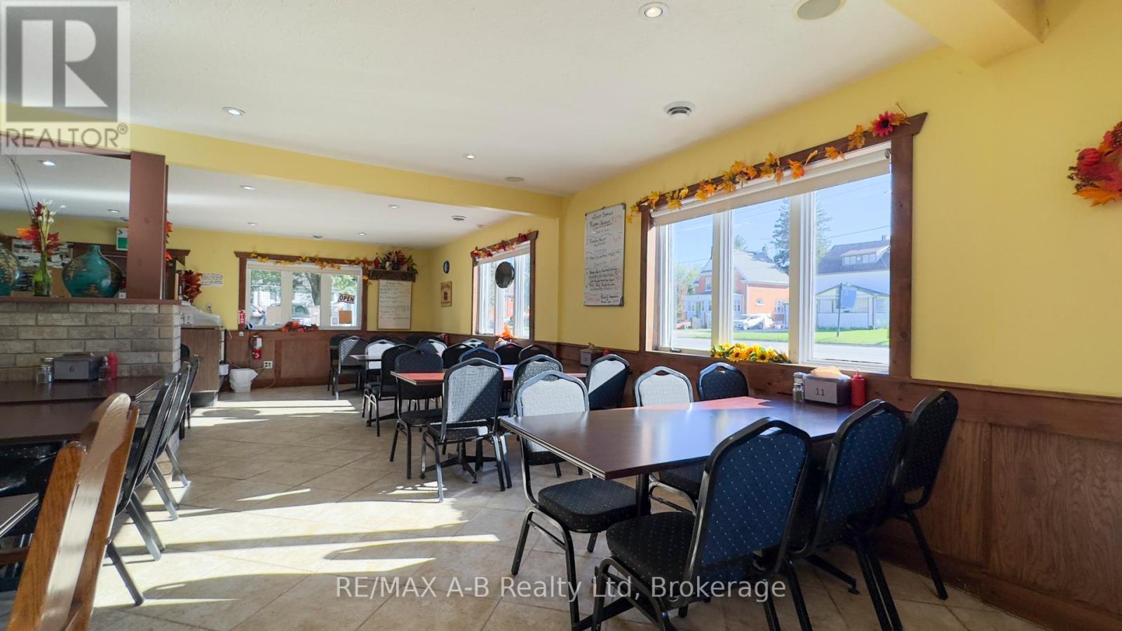 82 Maddison Street W, North Perth, Ontario  N0K 1P0 - Photo 16 - X11886067