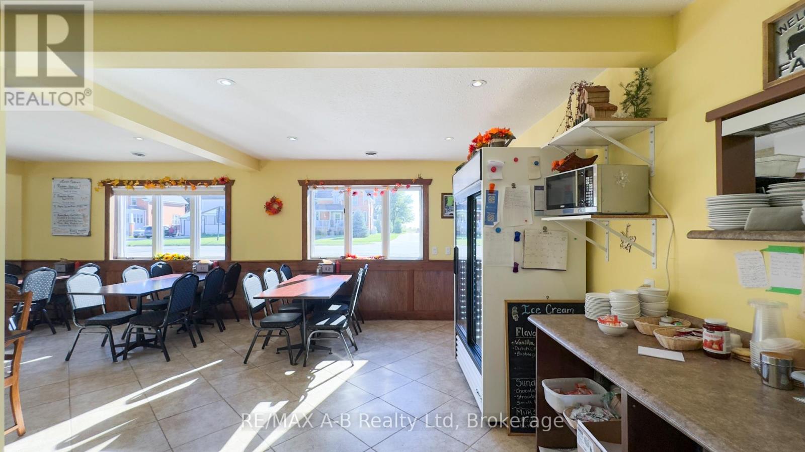 82 Maddison Street W, North Perth, Ontario  N0K 1P0 - Photo 18 - X11886067