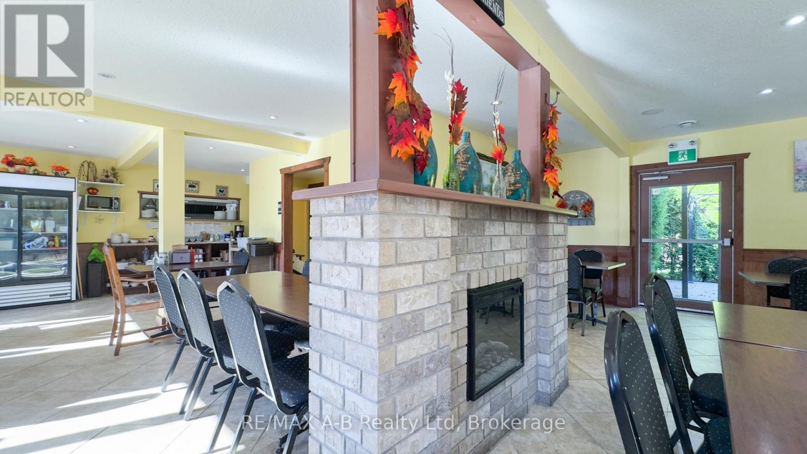 82 Maddison Street W, North Perth, Ontario  N0K 1P0 - Photo 7 - X11886067