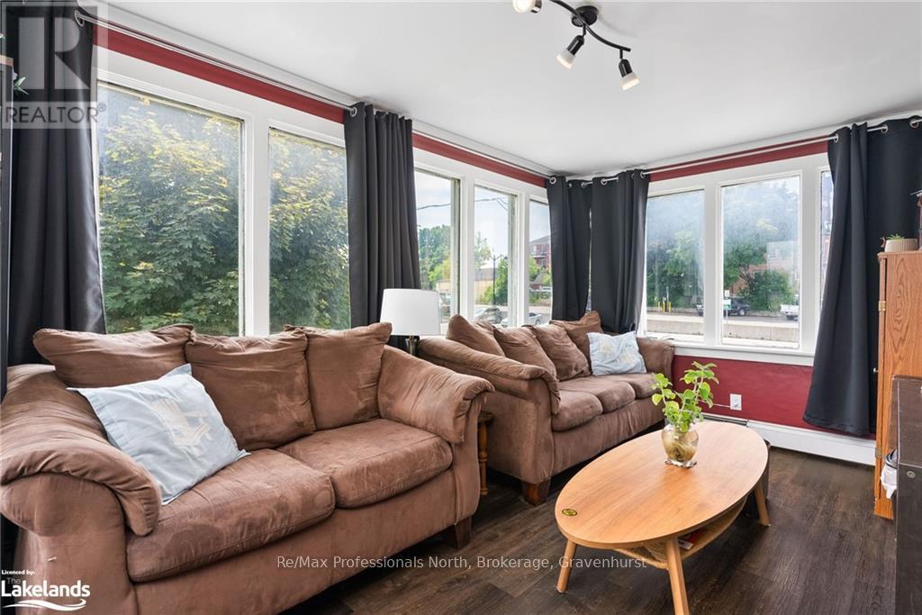 73 Coldwater Street E, Orillia, Ontario  L3V 1W6 - Photo 23 - S10436439