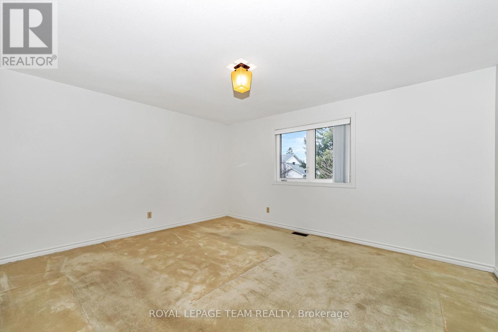 Property at 2099 BALHARRIE AVENUE image 4