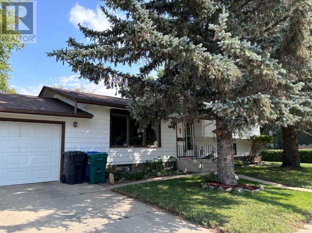 2301 16 Street N, Lethbridge, Alberta  T1H 4P5 - Photo 2 - A2179698