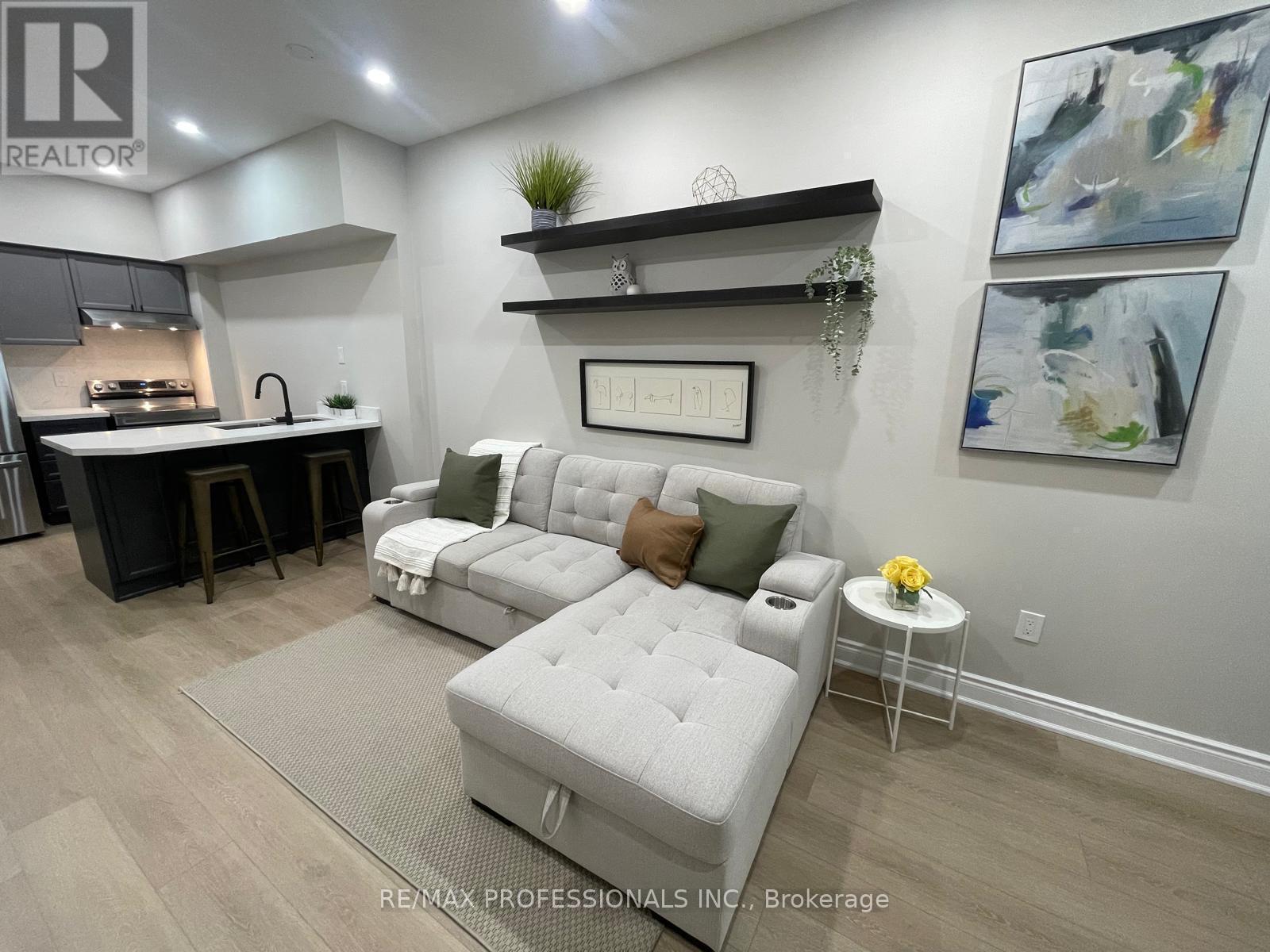 133 - 601 Shoreline Drive, Mississauga (Cooksville), Ontario  L5B 4K3 - Photo 4 - W11887953