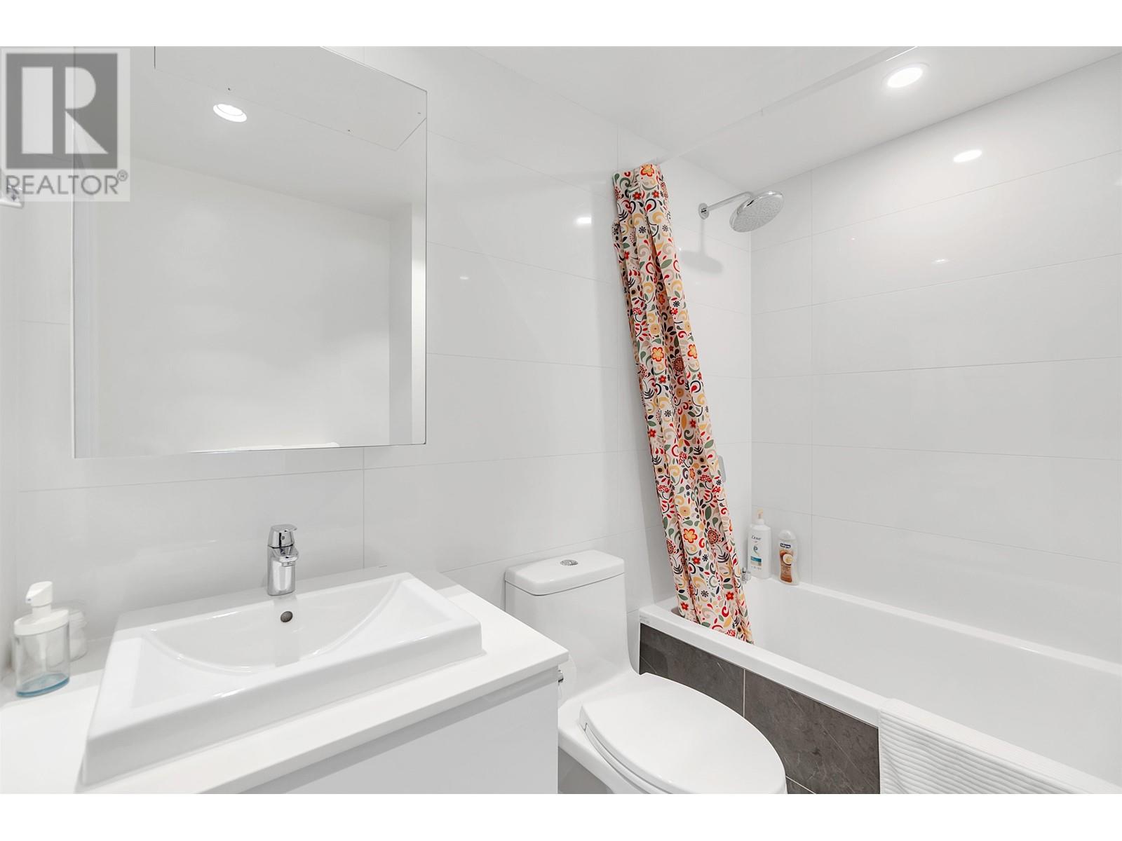 1702 1632 Lions Gate Lane, North Vancouver, British Columbia  V7P 0E2 - Photo 32 - R2949726