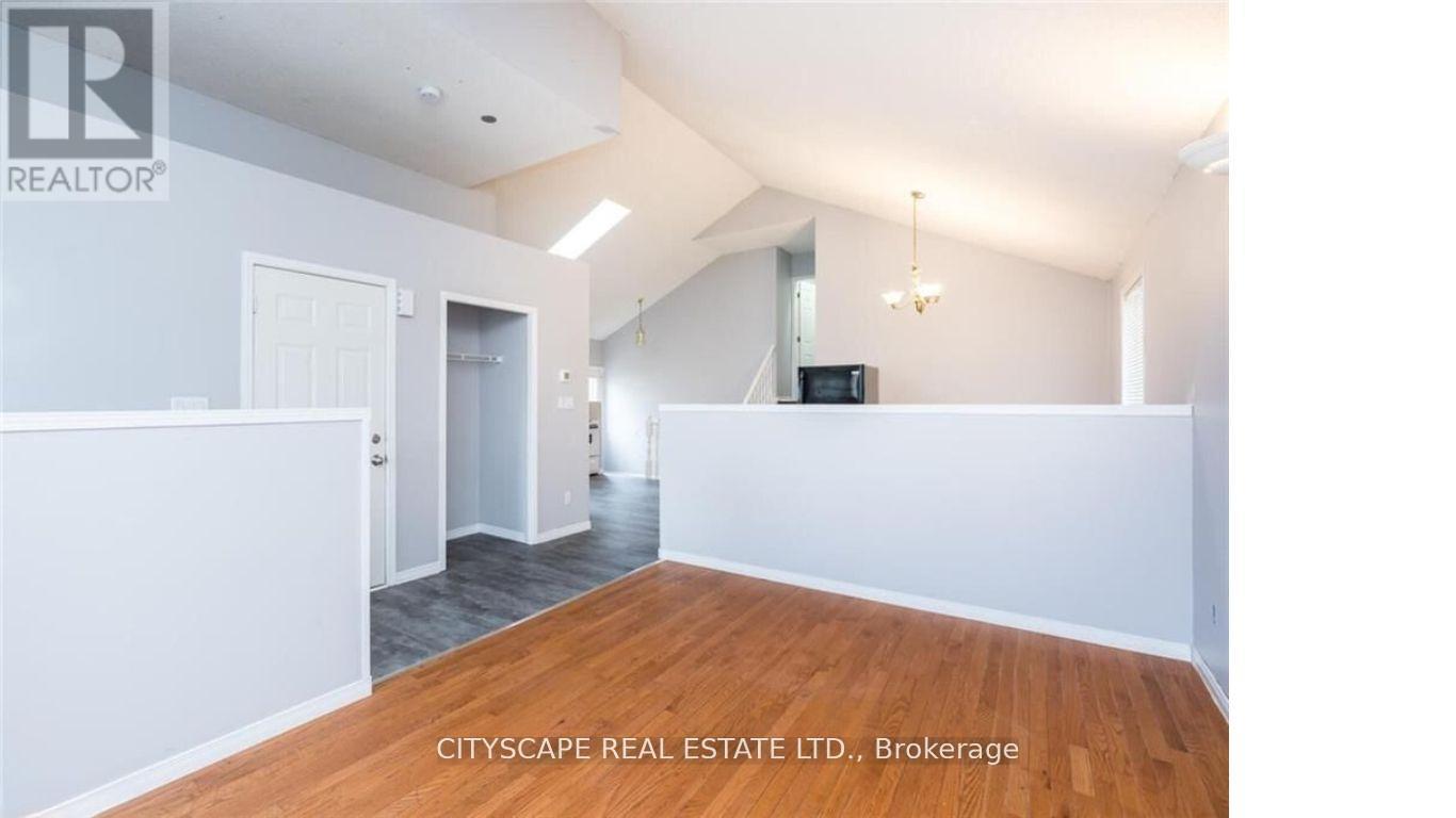 Property at 174 THURMAN CIRCLE N image 3