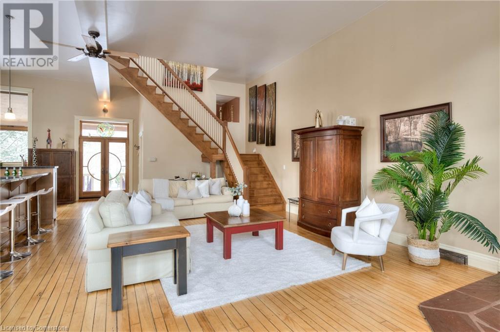 27 Forbes Avenue W, Guelph, Ontario  N1G 1G2 - Photo 5 - 40684175