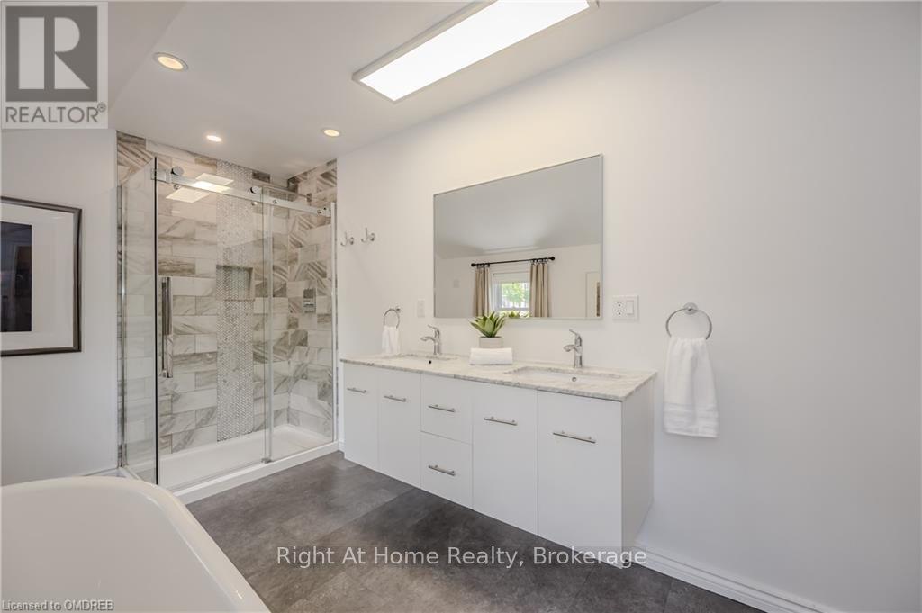 76 Brock Street, Oakville, Ontario  L6K 2Z1 - Photo 19 - W10404431