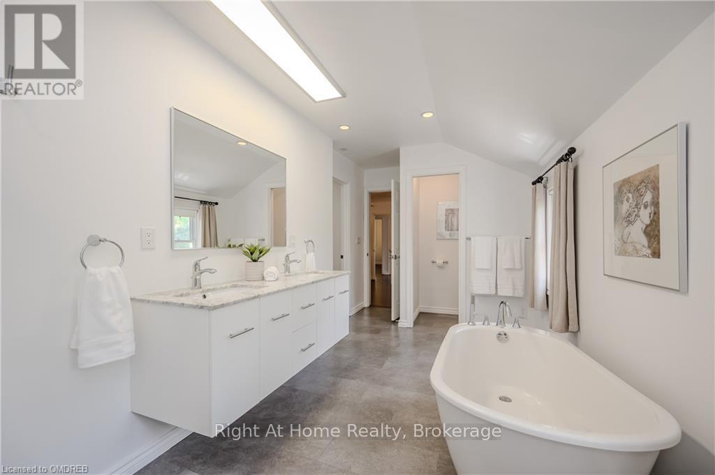 76 Brock Street, Oakville, Ontario  L6K 2Z1 - Photo 21 - W10404431