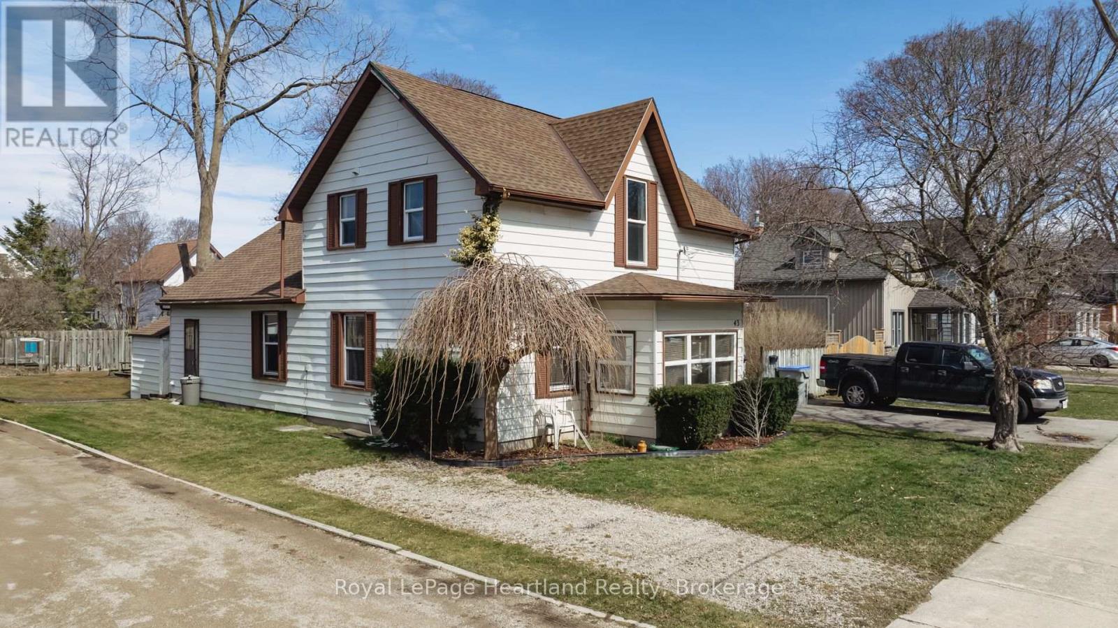 43 Trafalgar Street, Goderich, Ontario  N7A 1T3 - Photo 2 - X11888046
