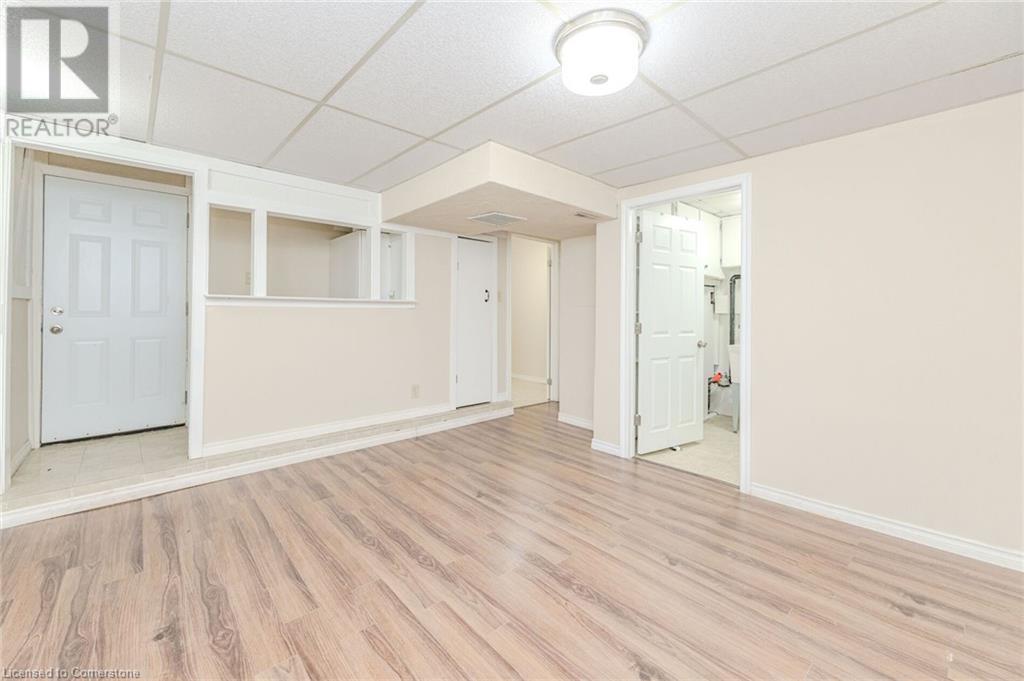 5479 Schueller CrescentBurlington, Ontario  L7L 3T1 - Photo 37 - 40684496