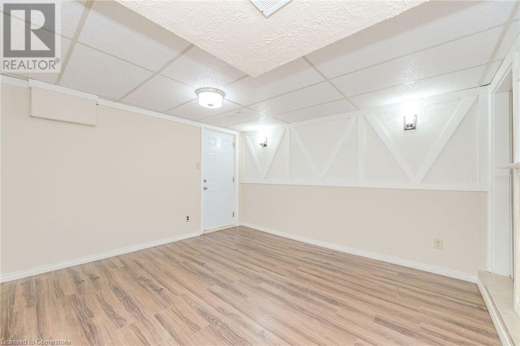 5479 Schueller CrescentBurlington, Ontario  L7L 3T1 - Photo 35 - 40684496