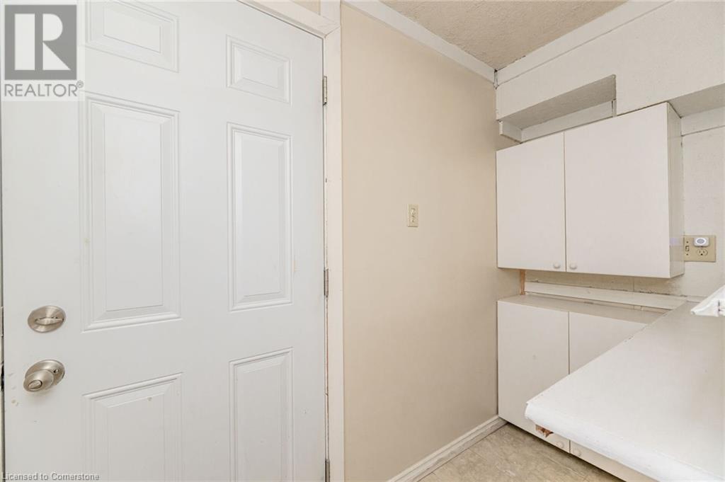 5479 Schueller CrescentBurlington, Ontario  L7L 3T1 - Photo 38 - 40684496