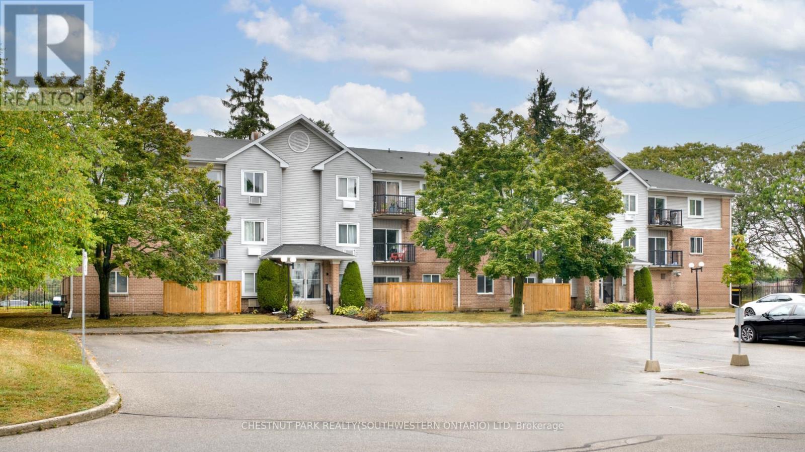 105 - 276 Eiwo Court, Waterloo, Ontario  N2K 3M6 - Photo 1 - X11888178