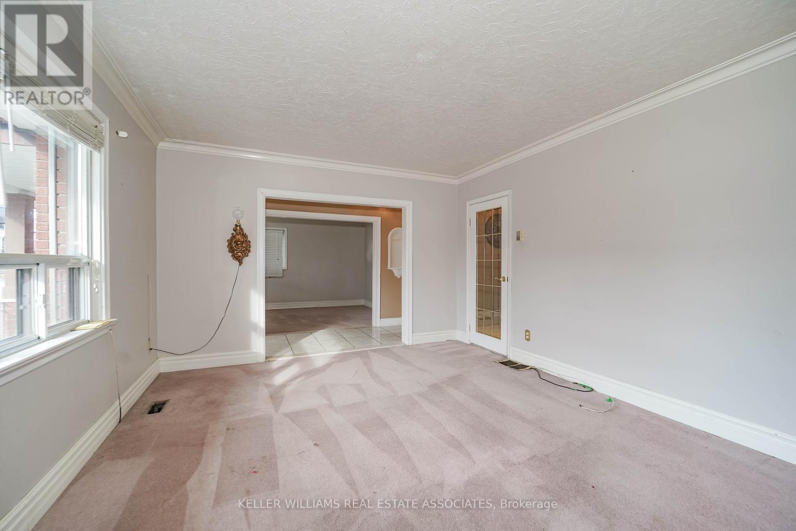 Upper - 1057 Shaw Drive, Mississauga, Ontario  L5G 3Z3 - Photo 6 - W11888203