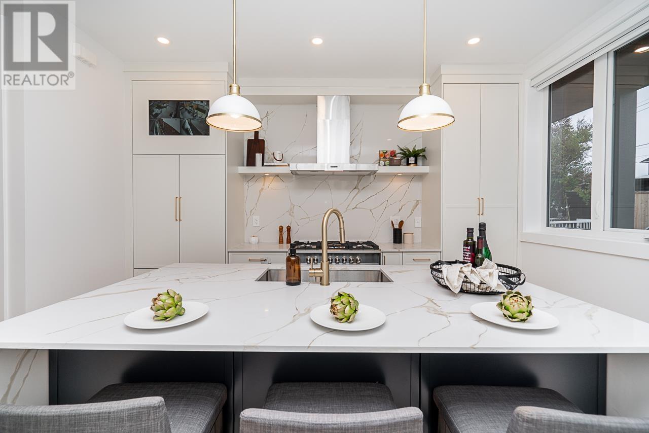 Listing Picture 13 of 40 : 3466 MONS DRIVE, Vancouver / 溫哥華 - 魯藝地產 Yvonne Lu Group - MLS Medallion Club Member