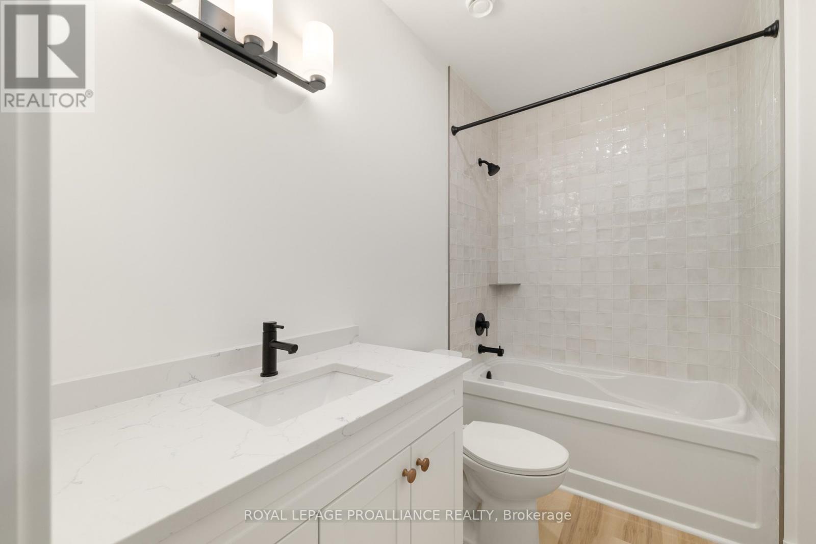 301 - 941 Charles Wilson Parkway, Cobourg, Ontario  K9A 0L2 - Photo 10 - X11888262