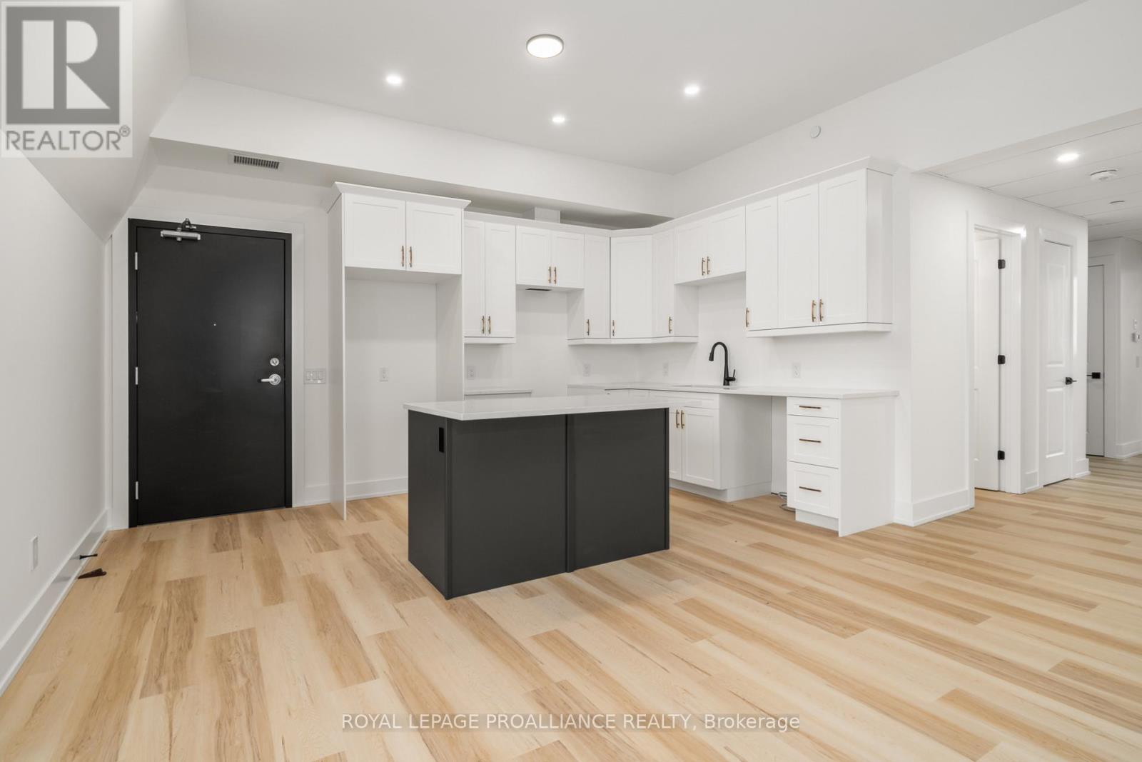301 - 941 Charles Wilson Parkway, Cobourg, Ontario  K9A 0L2 - Photo 4 - X11888262